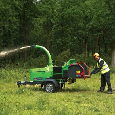 Biotrituradora Greenmech Arborist 150 con tolva de gran capacidad para triturar ramas voluminosas