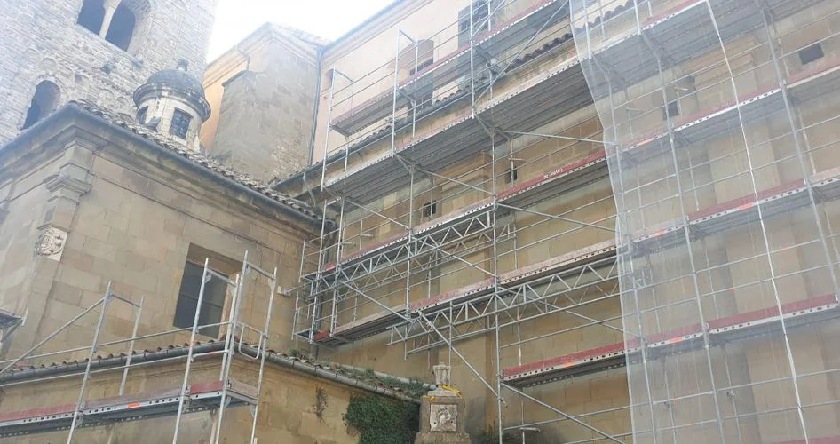 Alquiler Andamios Rehabilitación - Catedral de Vic