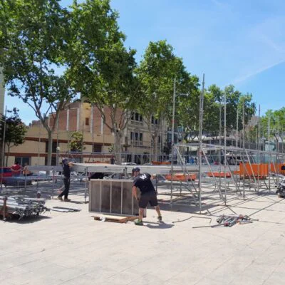 montaje escenario festes de maig badalona