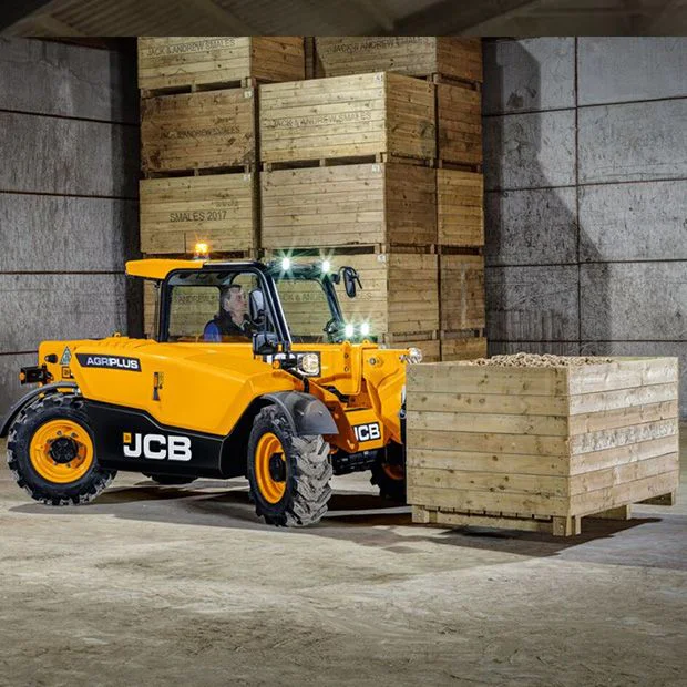 manipulador-telescopico_jcb 525-60_alquiler_uso_movimiento_transporte
